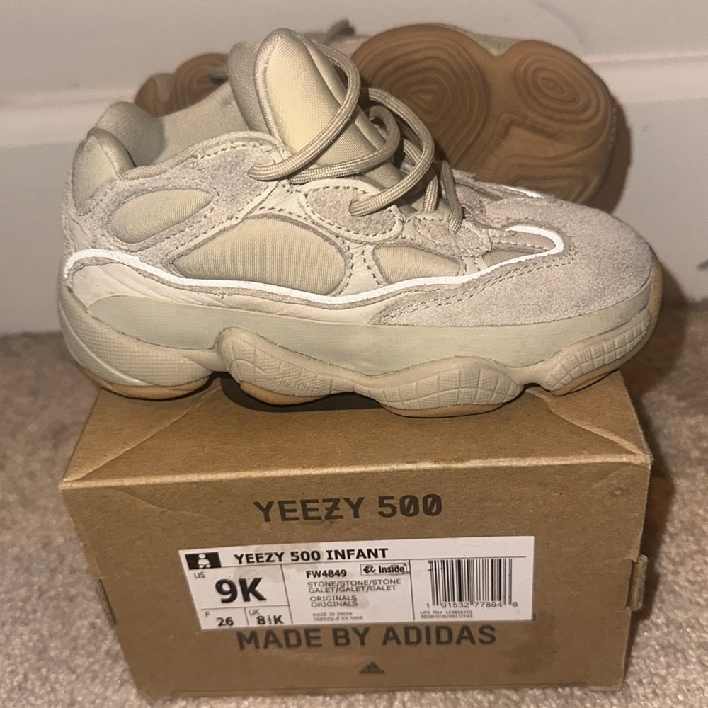 Yeezy kids adidas size:9C